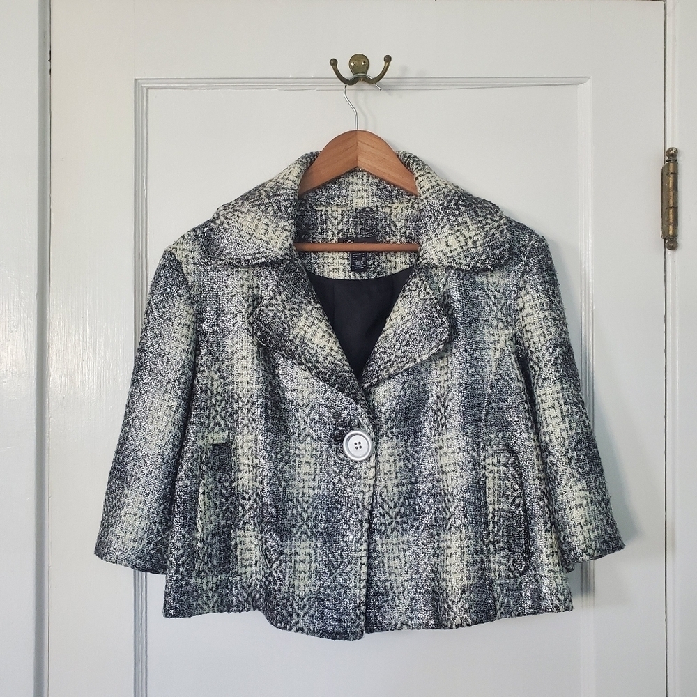 Cartise Cropped Blazer – Size 8 Canada / Size 6 US – Silver/Cream